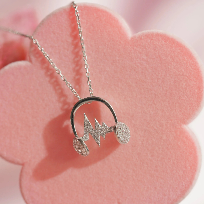 Musa Winx Club Necklace